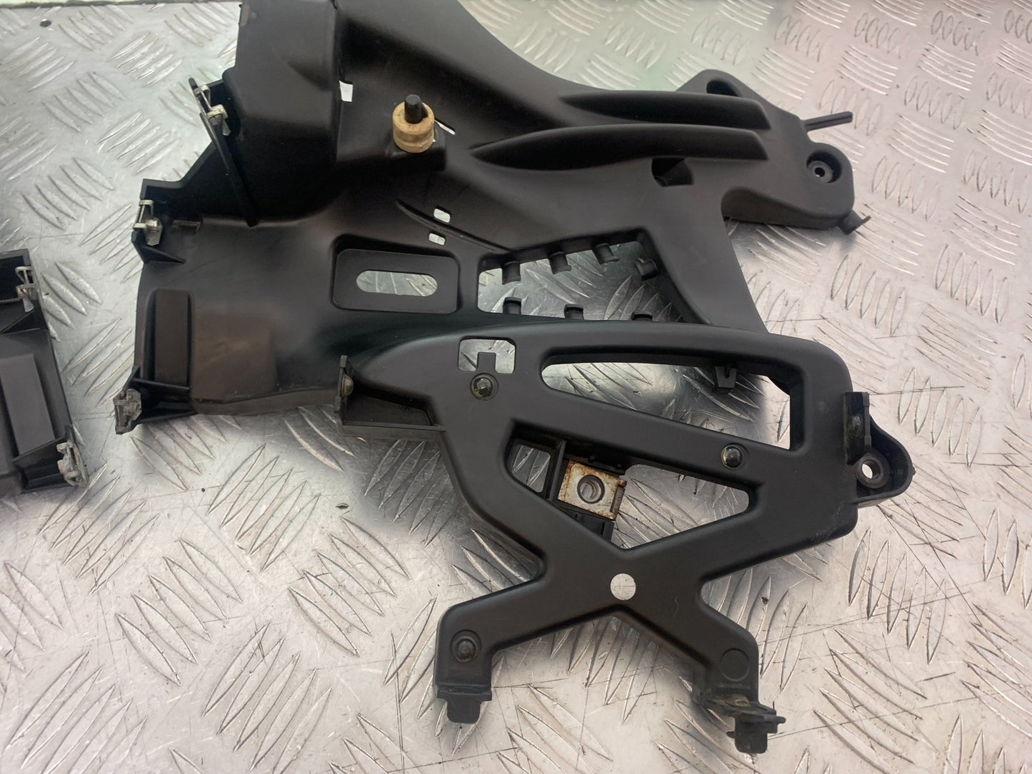 BMW K1300 S K 1300 S FAIRING BRACKET  YEAR 2009-16 (CMB1216)