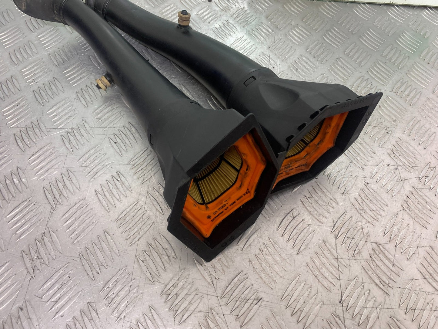 BMW K1300 S K 1300 S AIR TUBES  YEAR 2009-16 (CMB1216)