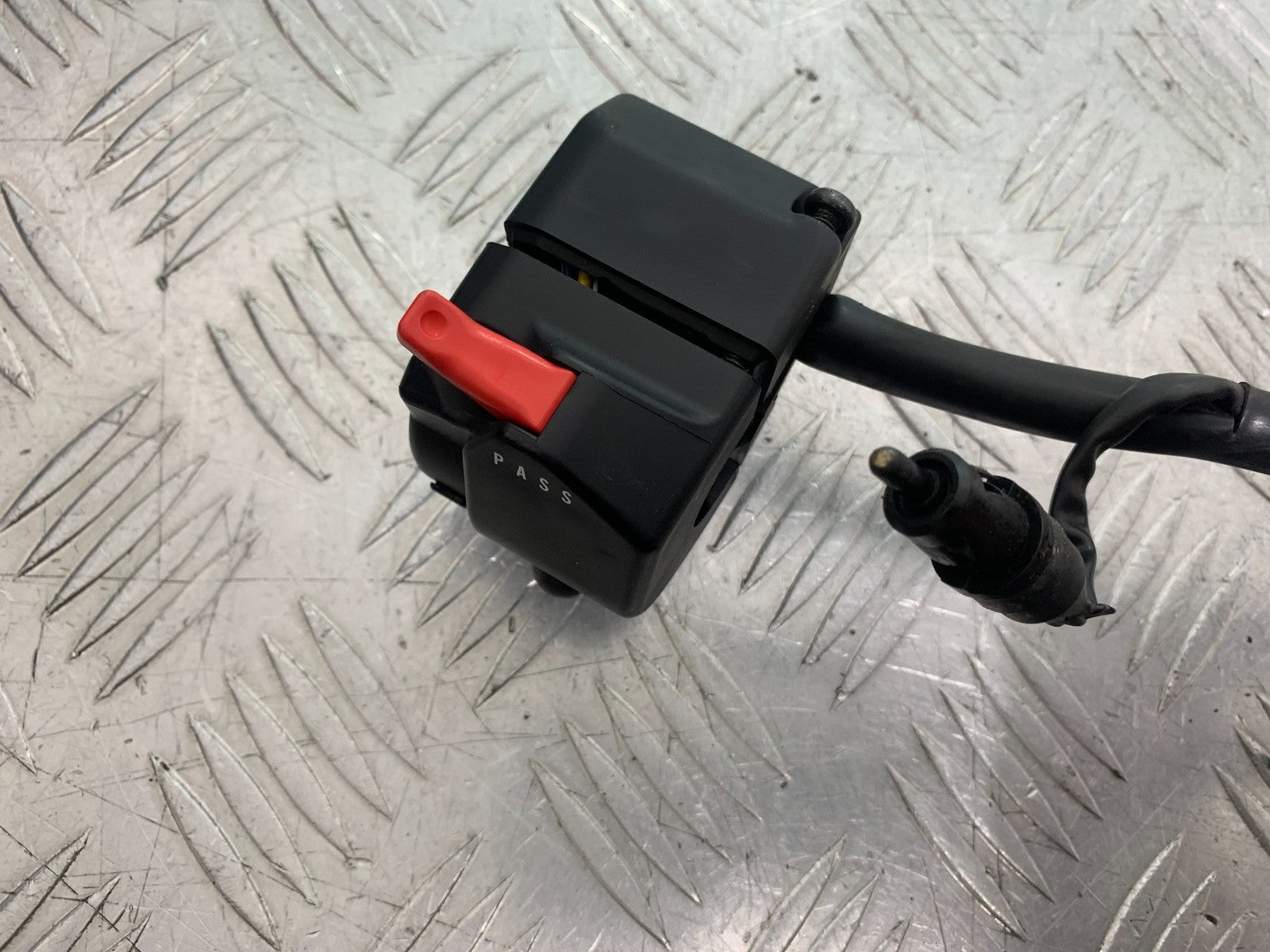 TRIUMPH 675 STREET TRIPLE RX LEFT SWITCH GEAR  2015- 2017 (CMB1299)