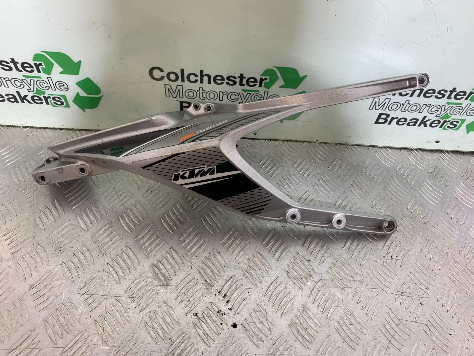 KTM 690 DUKE R LC4 RIGHT SUBFRAME YEAR 2012-2015  (CMB1180)