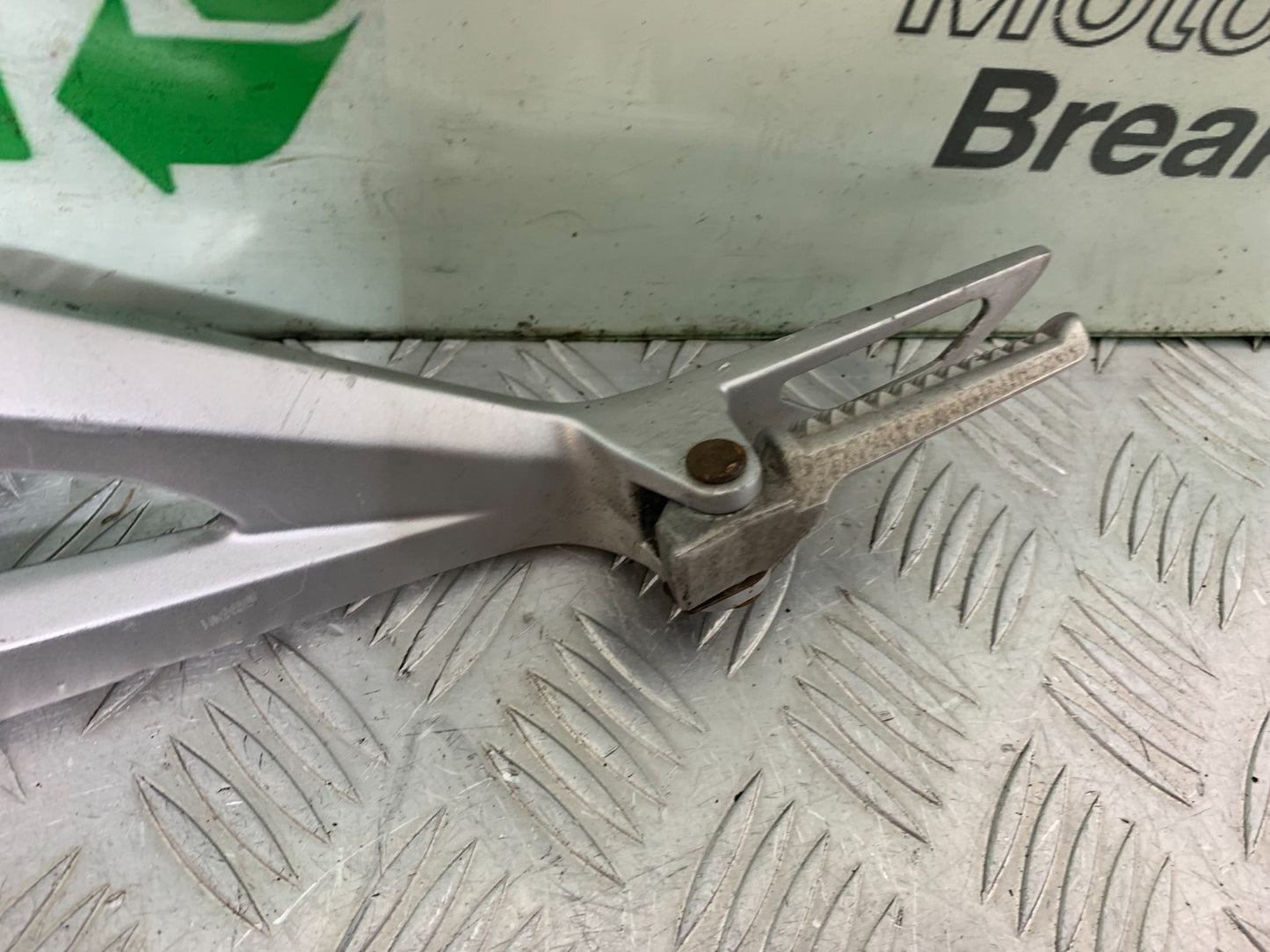 HONDA NC700 X  RIGHT HANGER AND PEGS YEAR 2012-2014 (CMB1327)