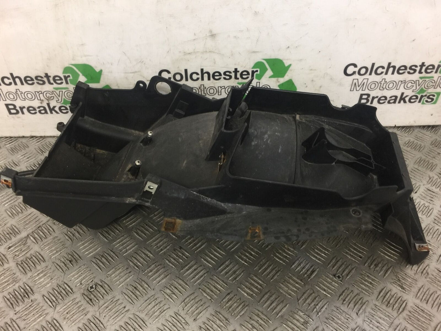 MOTO GUZZI SPORT 4V UNDERTRAY  YEAR 2009 (STOCK 469)