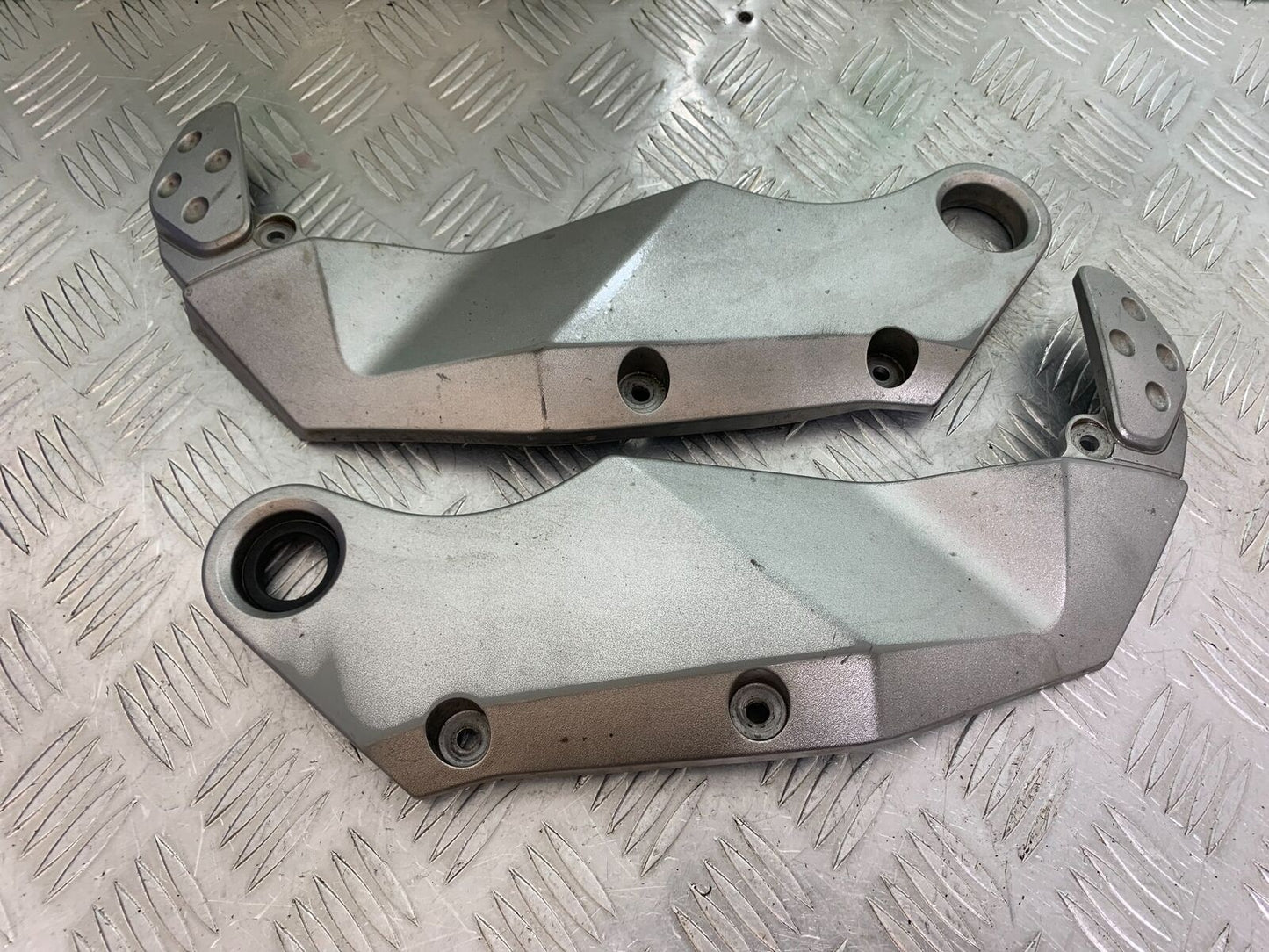KAWASAKI Z750 Z 750 LEFT AND RIGHT INFILL COVERS  YEAR 2004-2006  (CMB1104)