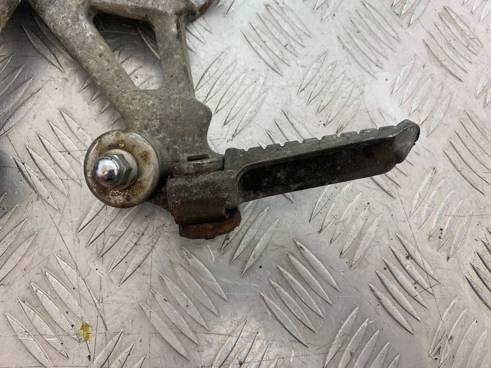 KAWASAKI ZZR1100 D REAR HANGERS AND PEGS   YEAR 1993-2001 (CMB1164)