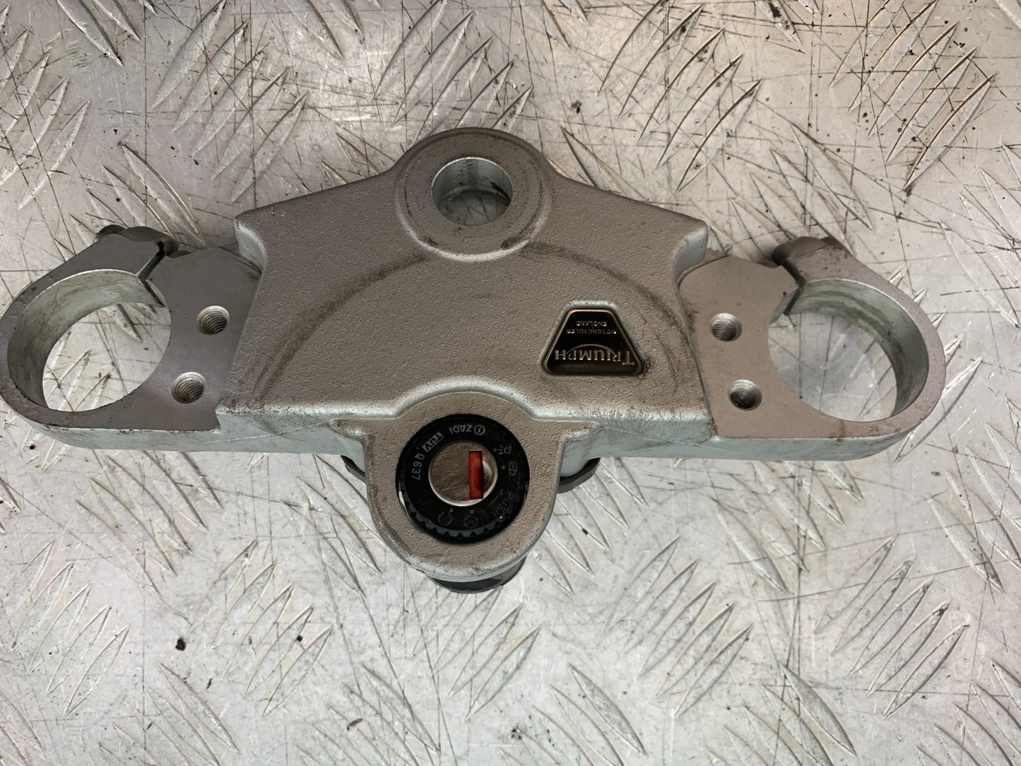 TRIUMPH 955i SPRINT ST TOP YOKE  YEAR 1999-04 (CMB1230)
