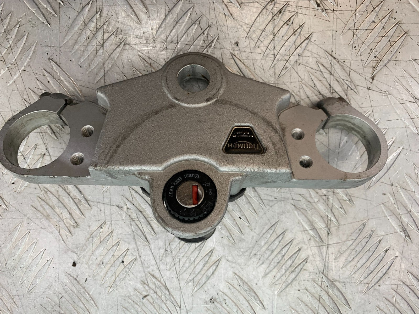 TRIUMPH 955i SPRINT ST TOP YOKE  YEAR 1999-04 (CMB1230)
