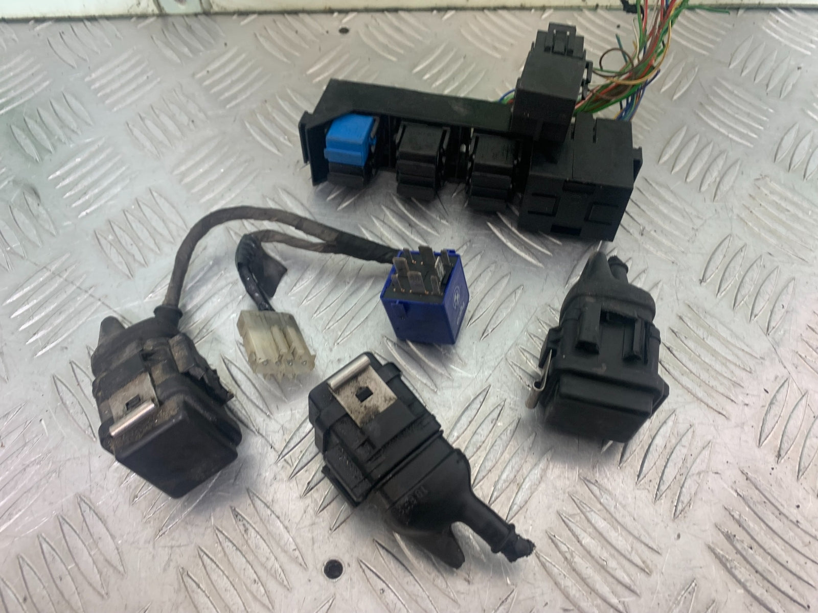BMW K1200 K 1200 LT RELAYS   YEAR 1999-07 (CMB1138)