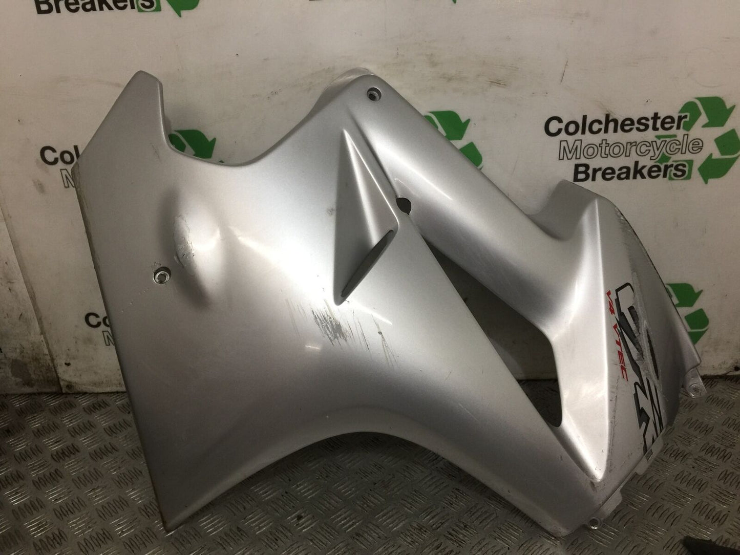 HONDA VFR800 VFR 800 V TEC RIGHT FAIRING PANEL  YEAR 2002 (STOCK 785)