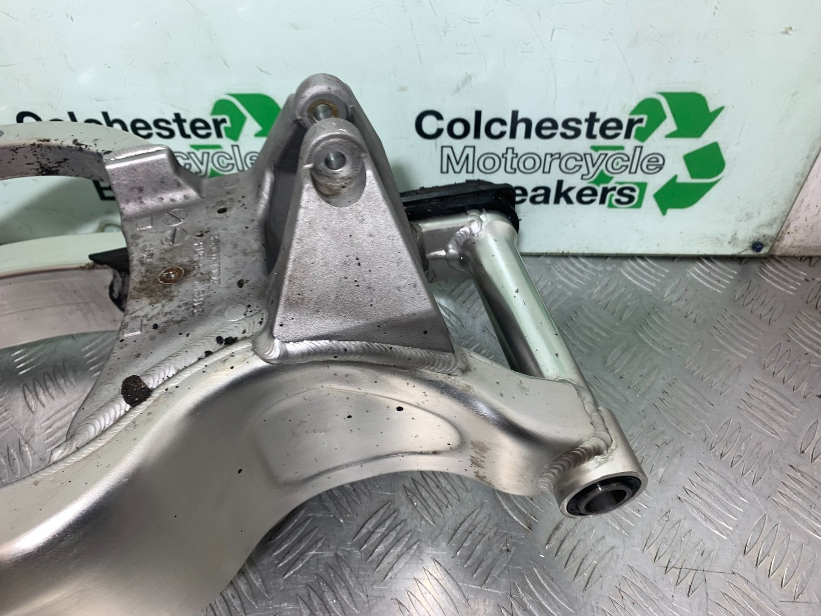 HONDA CBR1000 rr FIREBLADE SWINGARM  YEAR 2006 (CMB1220)