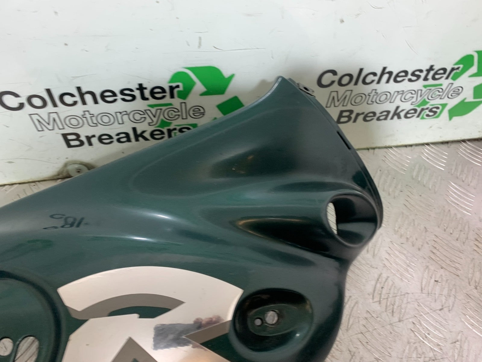 TRIUMPH 955I SPRINT RS RIGHT FAIRING  YEAR 1999-03 (CMB1313)