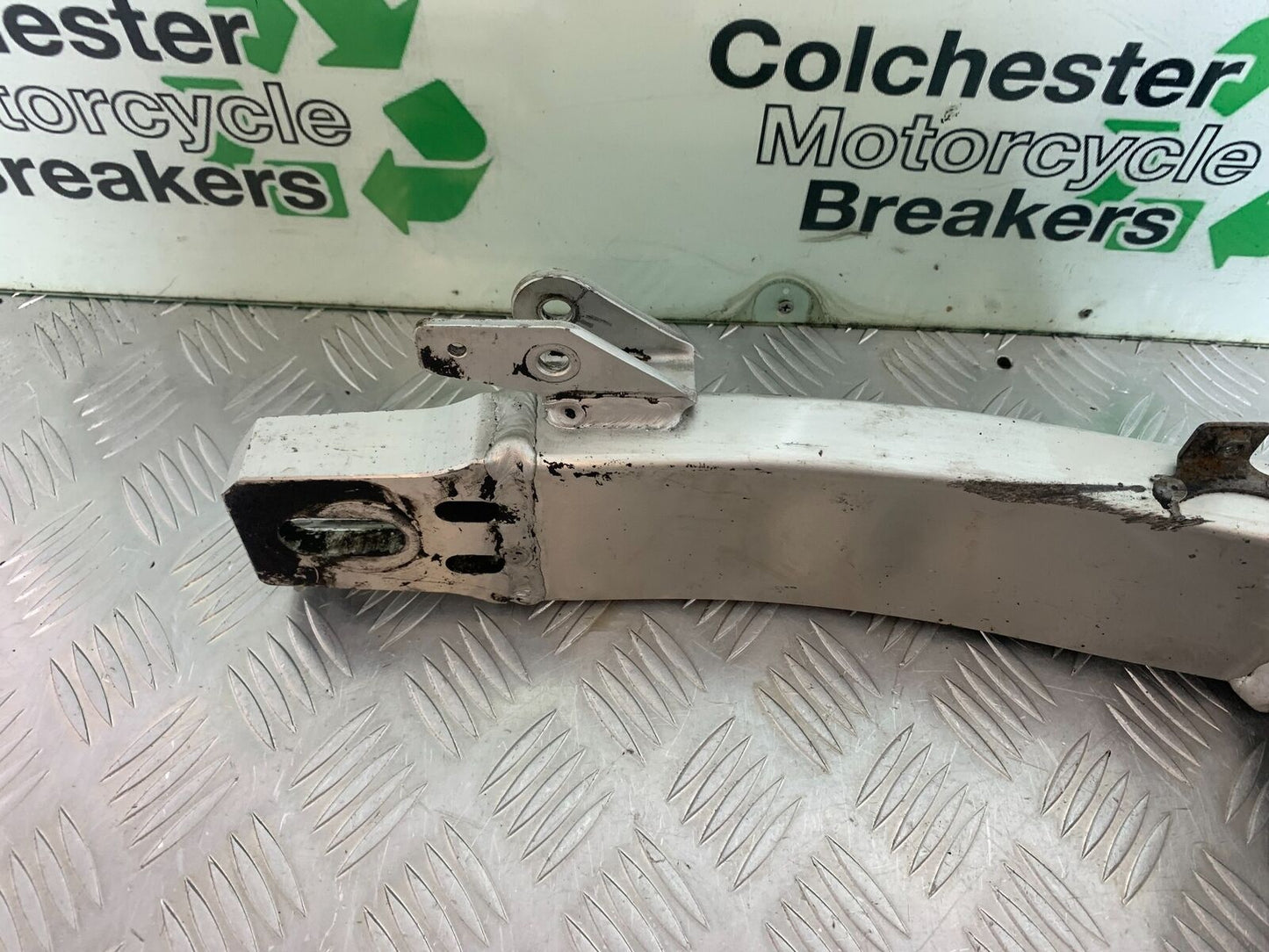 YAMAHA XJR1300 XJR 1300 SWINGARM YEAR 1999-2003 (CMB1055)