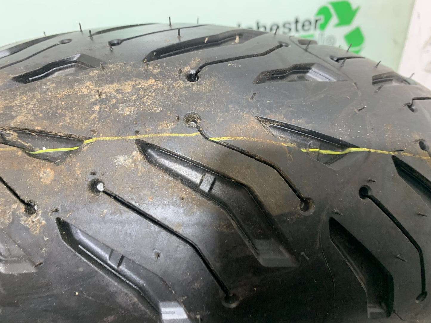 KAWASAKI ZX10R ZX10 R REAR WHEEL (NEW TYRE)  2008-2010 (CMB1301)