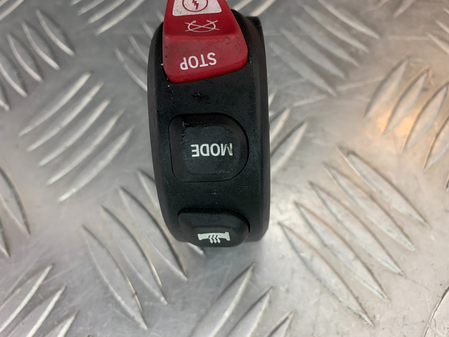 BMW M1000 R RIGHT SWITCH GEAR   YEAR 2023-2024 (CMB1140)