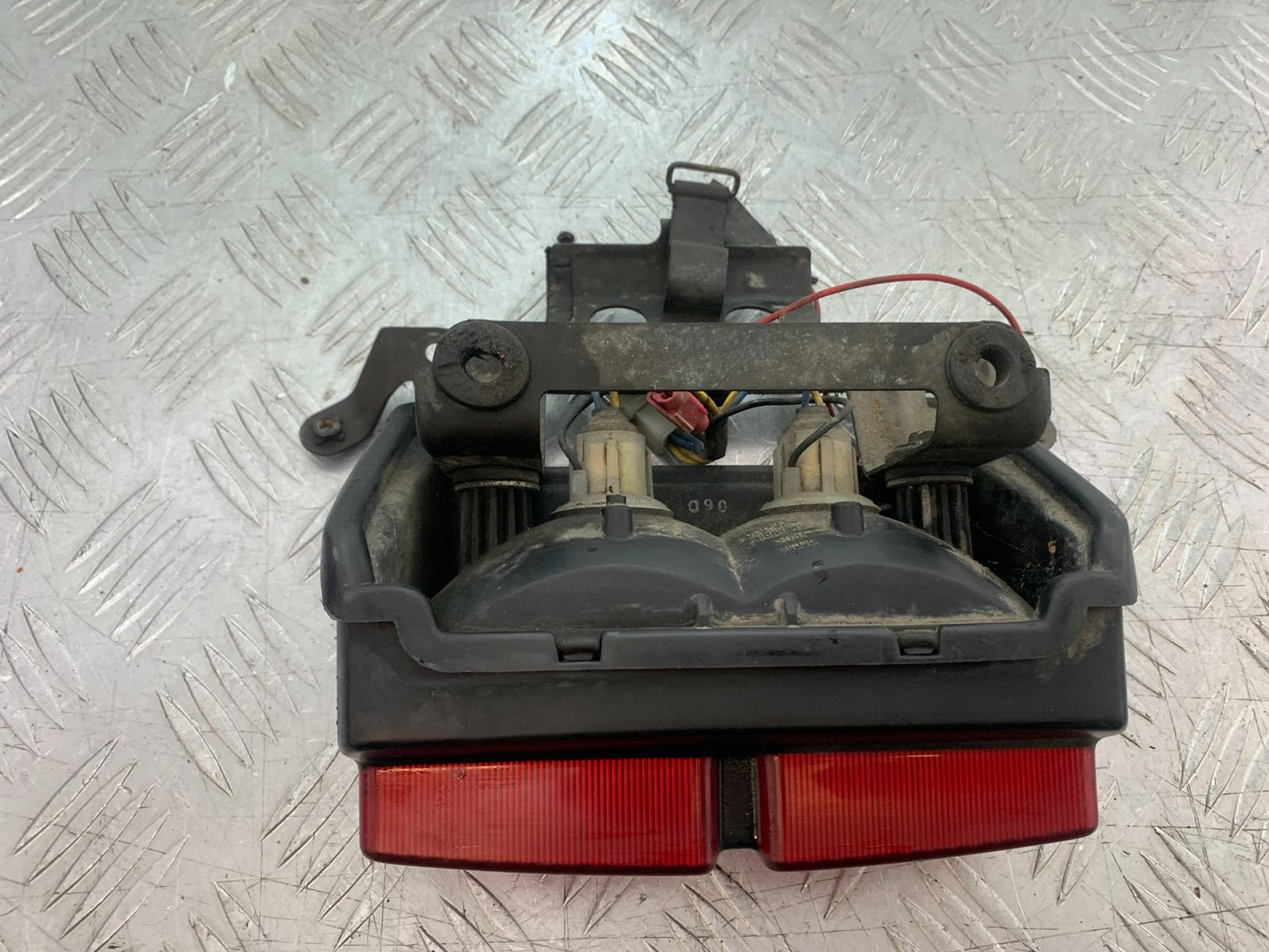 YAMAHA FZS600 FAZER 600 REAR LIGHT   YEAR 1998-2001 (CMB1267)