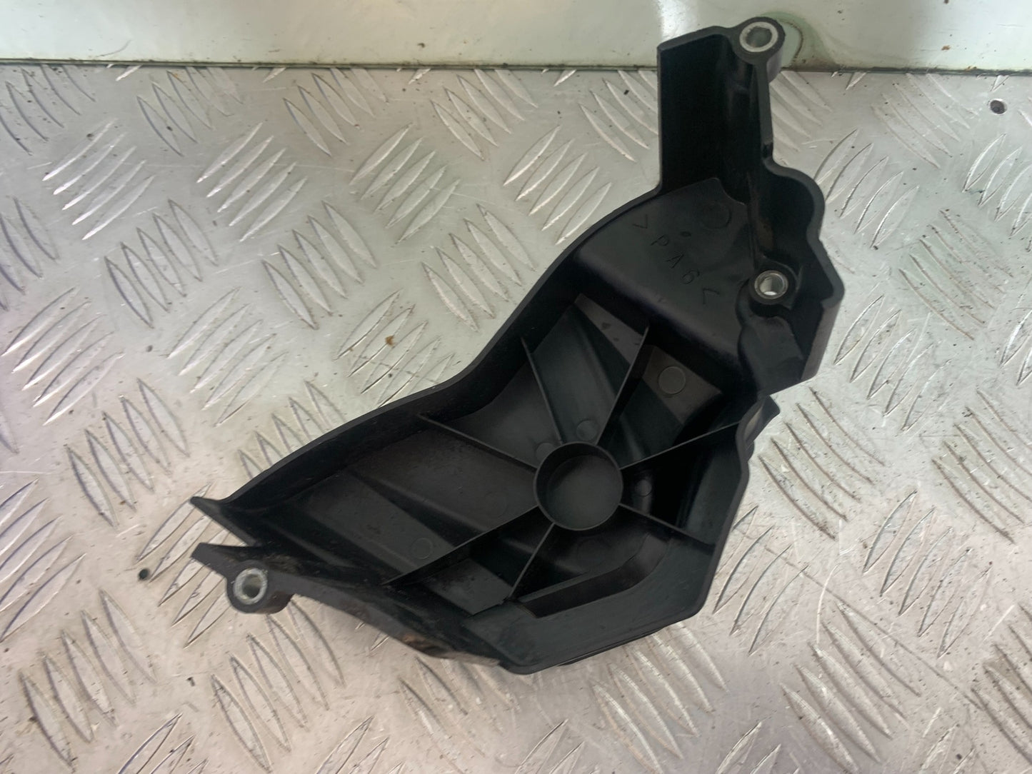 YAMAHA YZF R1 SPROCKET COVER   YEAR 2004-2006 (CMB1155)