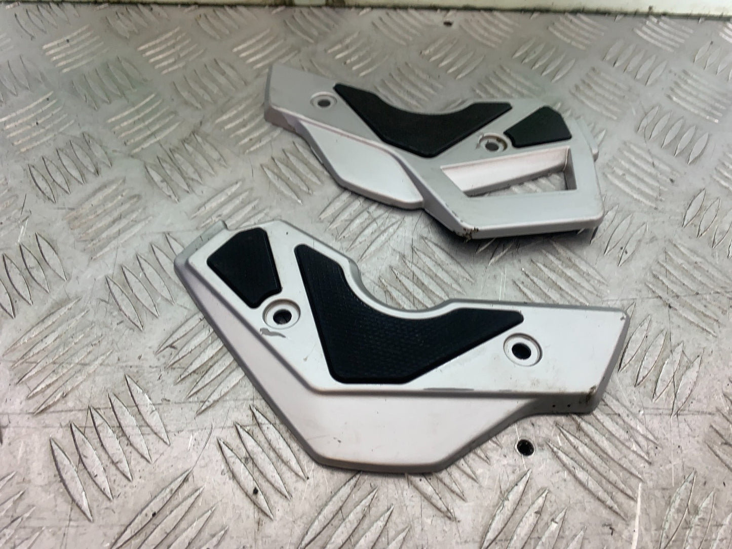 APRILIA 650 PAGASO STRADA LEFT & RIGHT FRAME COVERS   YEAR 2005-2010 (CMB1260)