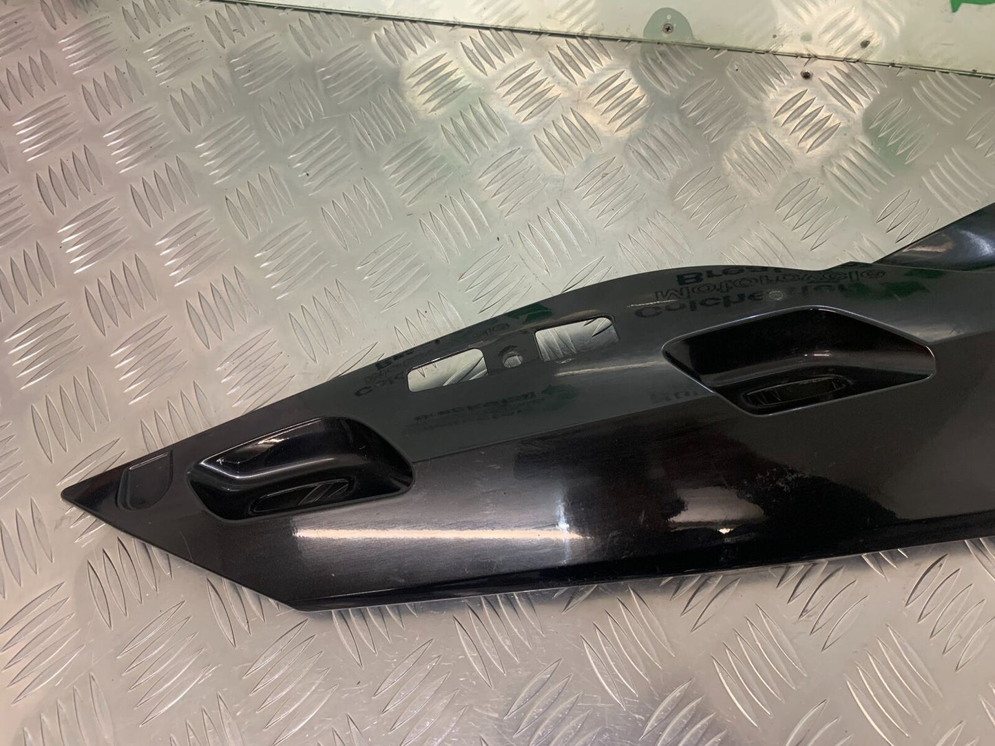 BMW R1200 RT R 1200 RT RIGHT SEAT PANEL YEAR 2005-2009 (STOCK 943)