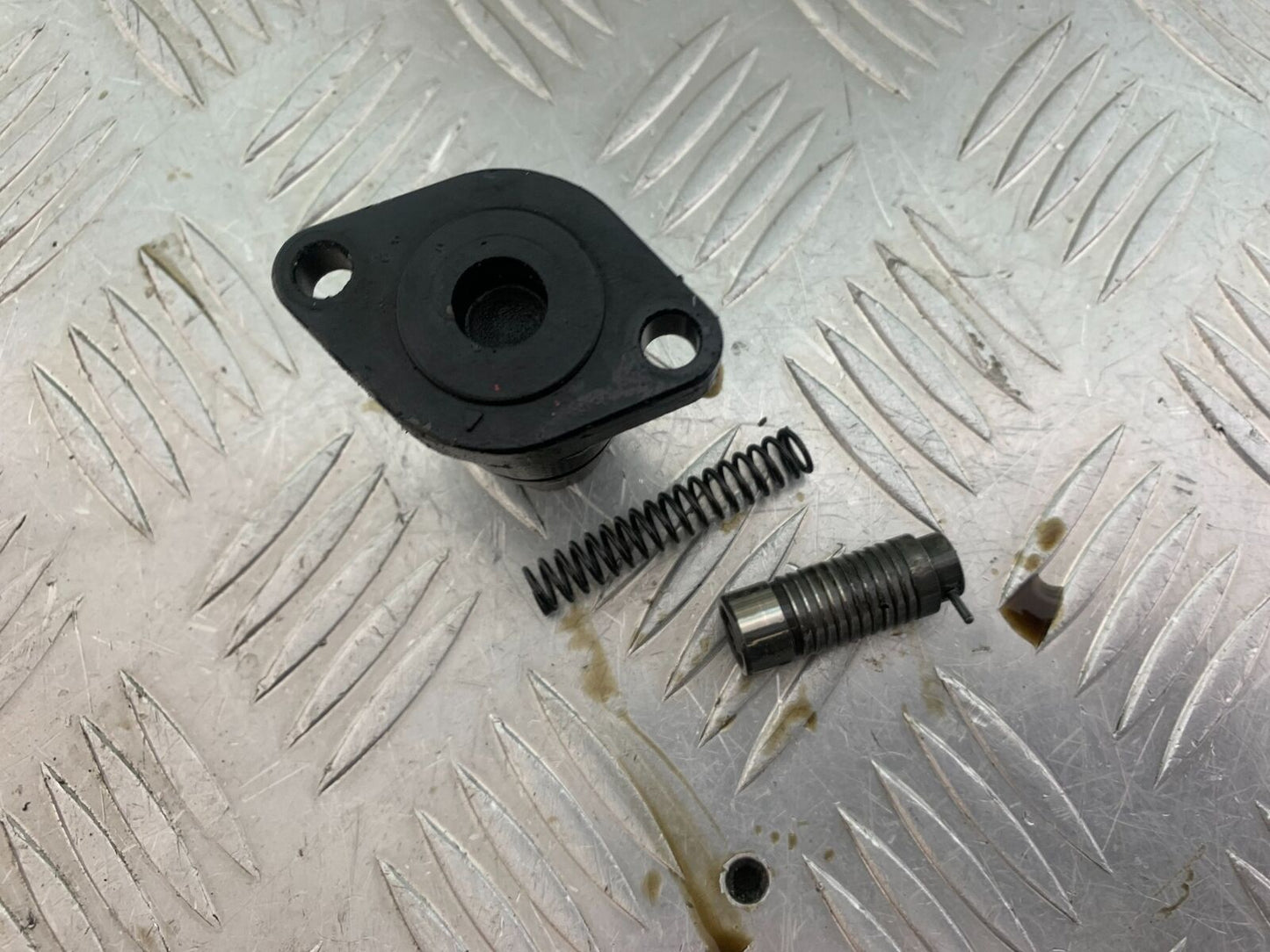 TRIUMPH THUNDERBIRD 1600 CAM CHAIN ADJUSTER  YEAR 2011 (CMB1107)