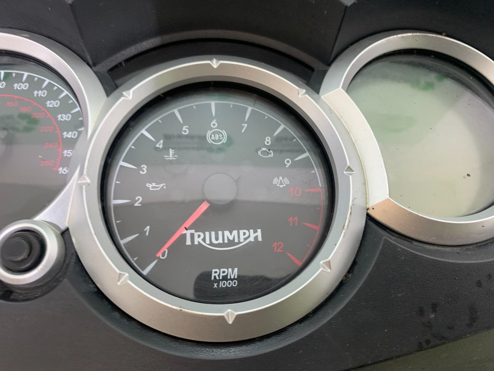 TRIUMPH 1050 SPRINT GT CLOCKS SPEEDO DASH YEAR 2010-2016 (CMB1250)