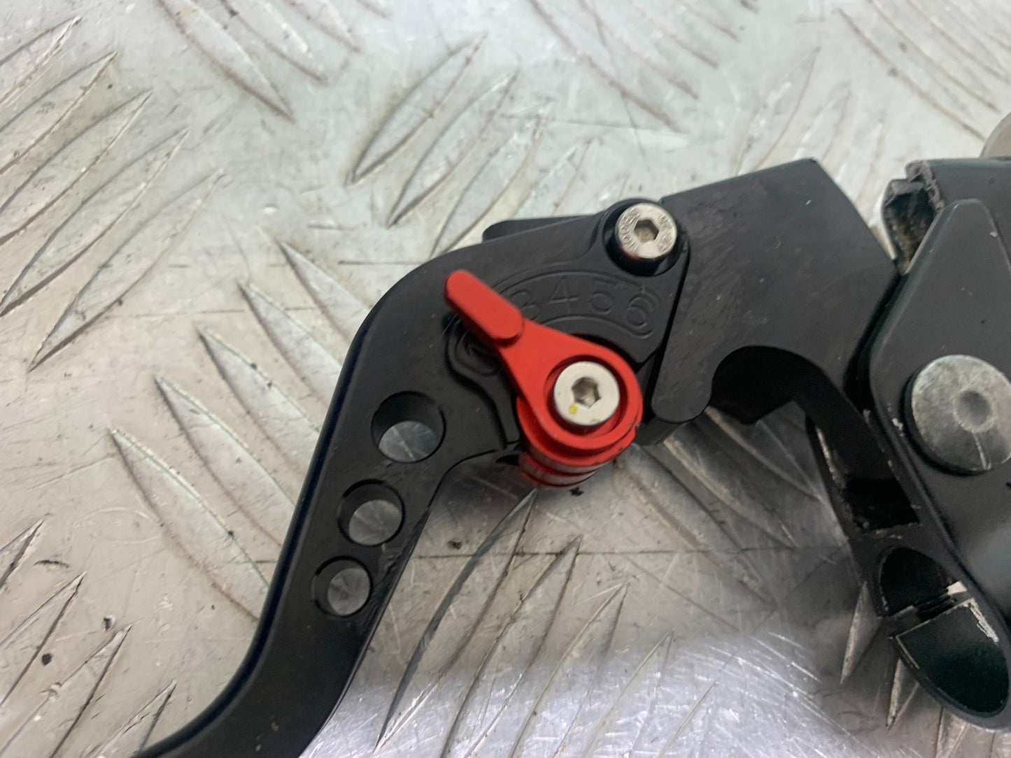 YAMAHA YZF R1 14 B BIG BANG CLUTCH LEVER AND BRACKET   2009-14 (CMB1175)