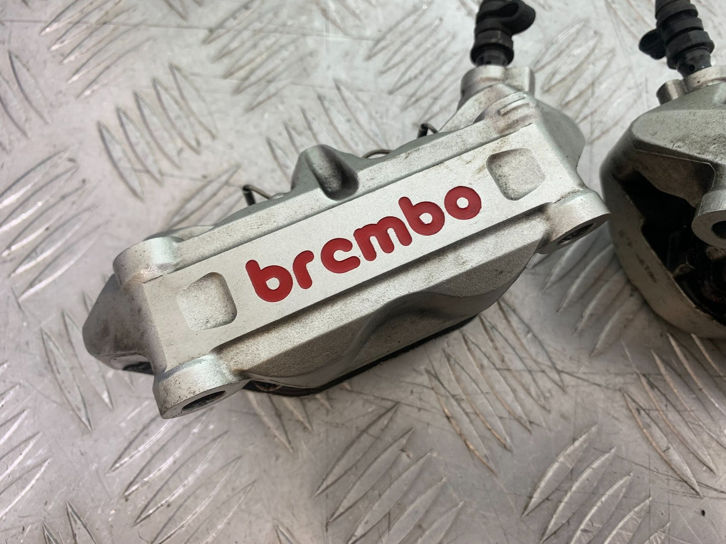 TRIUMPH SPEED TRIPLE R 1050 FRONT BRAKE CALIPERS  2009 (CMB1183)