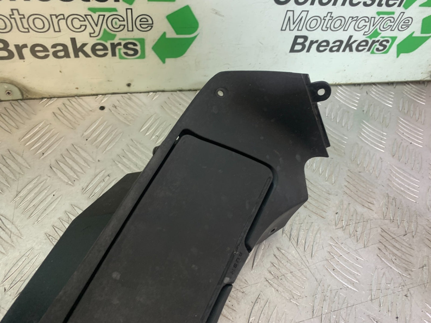 SUZUKI RF900 RF 900 LEFT SIDE POCKET AND LID YEAR 1994-1999 CMB1326