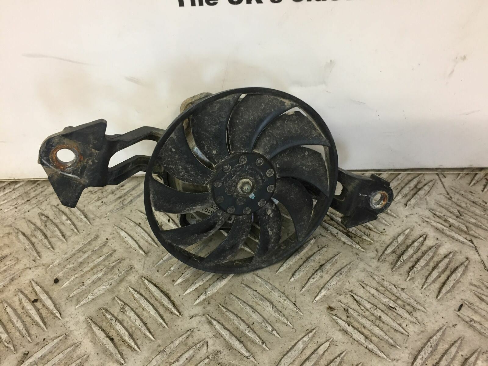 YAMAHA MT 125 MT125 RADIATOR FAN YEAR 2015
