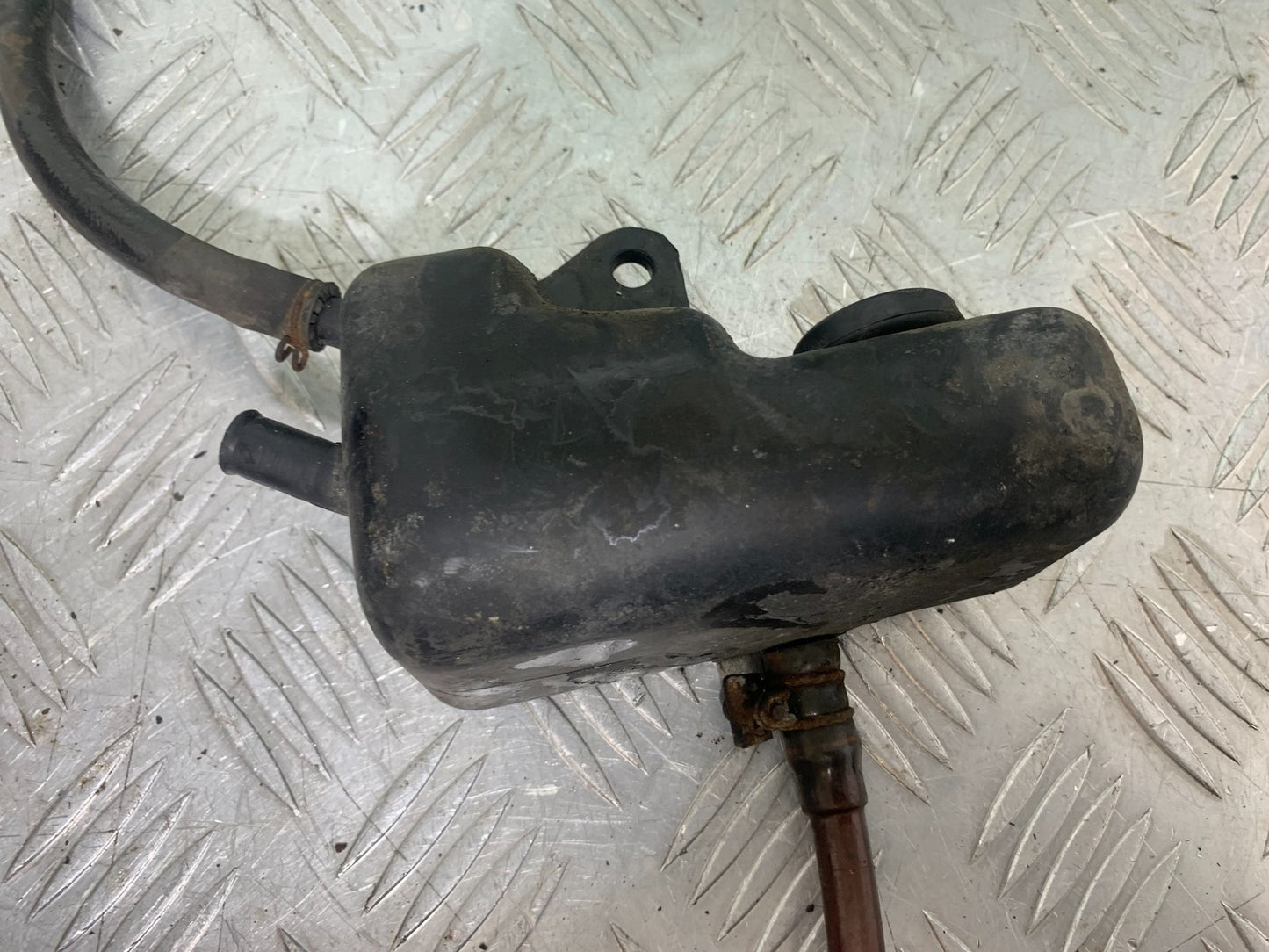 HONDA GL500 GL 500 SILVERWING OIL TANK   YEAR 1981-82 (CMB1168)