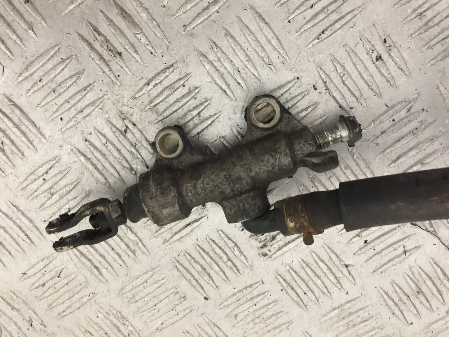 KAWASAKI ZX9R ZX9B REAR BRAKE MASTER CYLINDER  YEAR 1994 (STOCK 860)