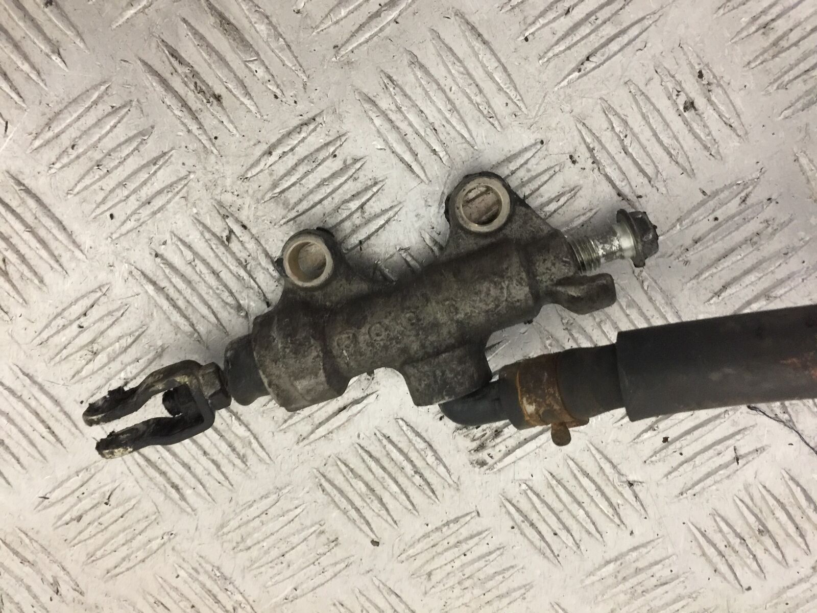 KAWASAKI ZX9R ZX9B REAR BRAKE MASTER CYLINDER  YEAR 1994 (STOCK 860)