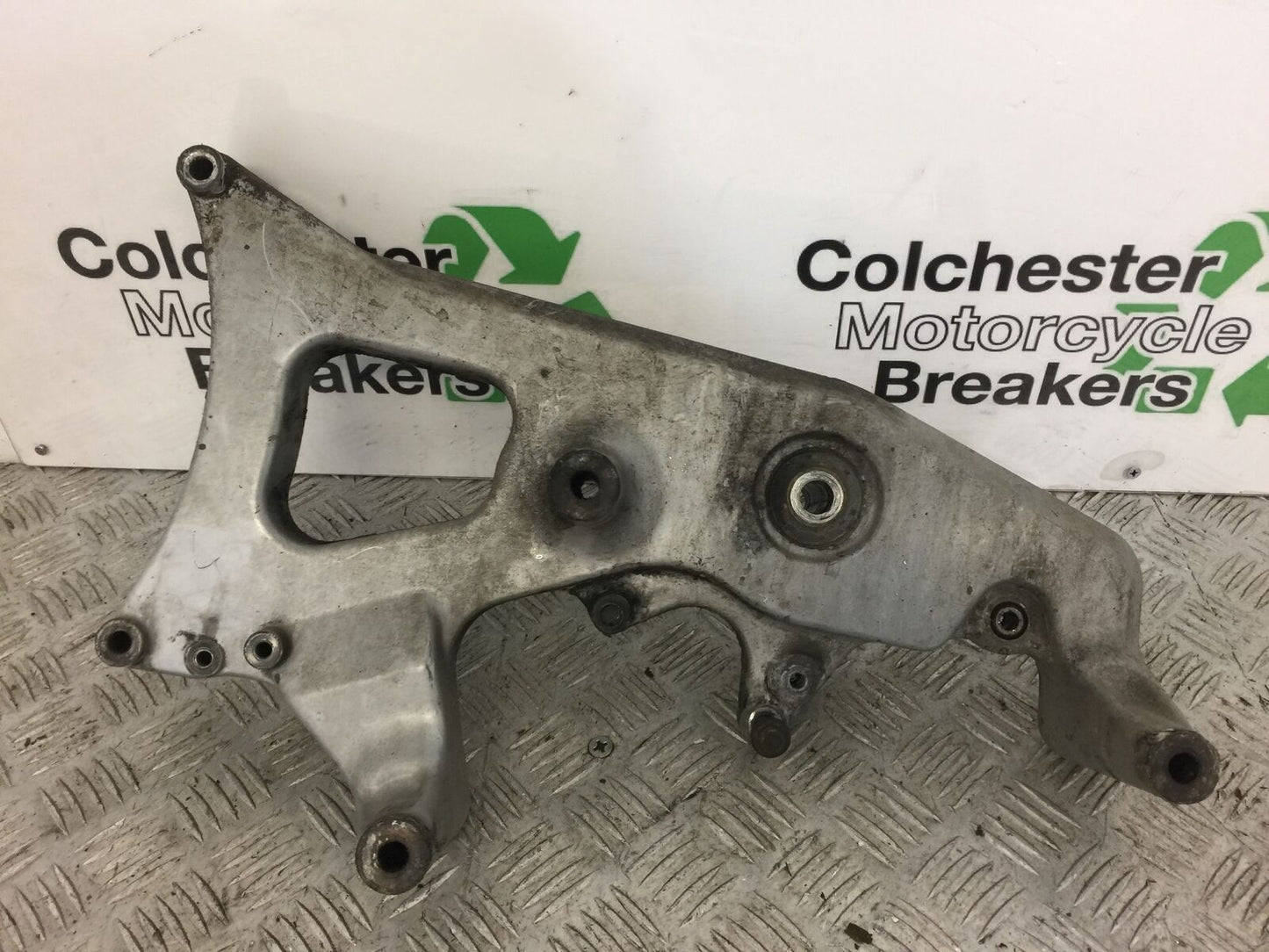 YAMAHA XMAX 125 XMAX-125 EXHAUST BRACKET   YEAR 2011