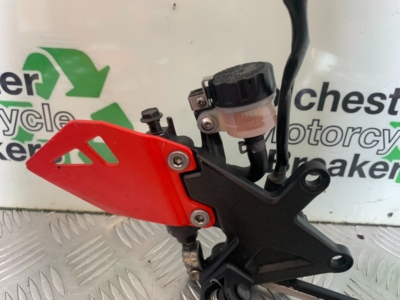 KAWASAKI ZX10R ZX 10R FRONT RIGHT HANGER  YEAR 2011-2015 (CMB1154)