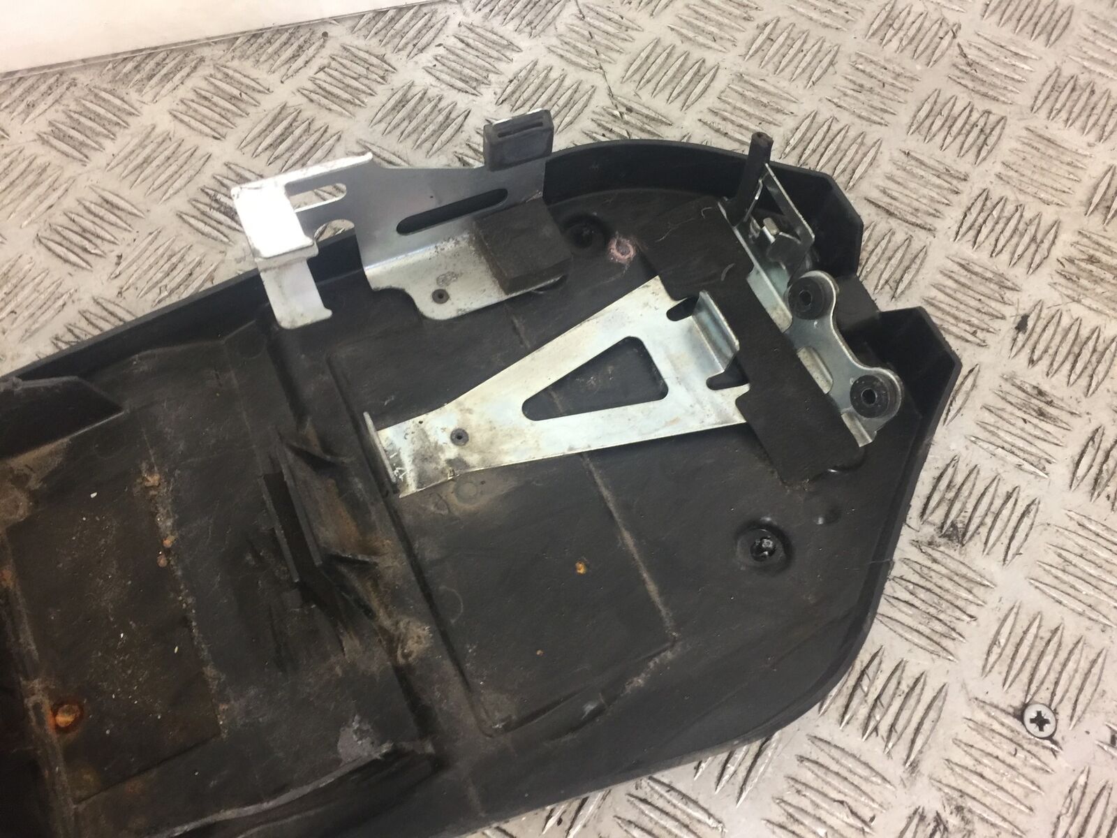 KAWASAKI Z750 Z 750 UNDERTRAY  YEAR 2009