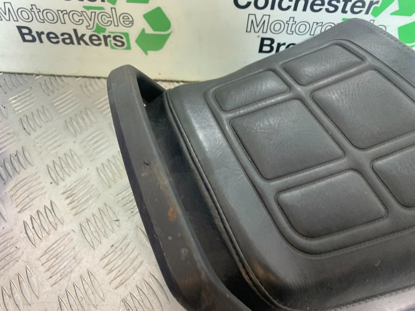HONDA GL500 GL 500 SILVERWING REAR SEAT AND GRAB RAIL   YEAR 1981-82  (CMB1168)