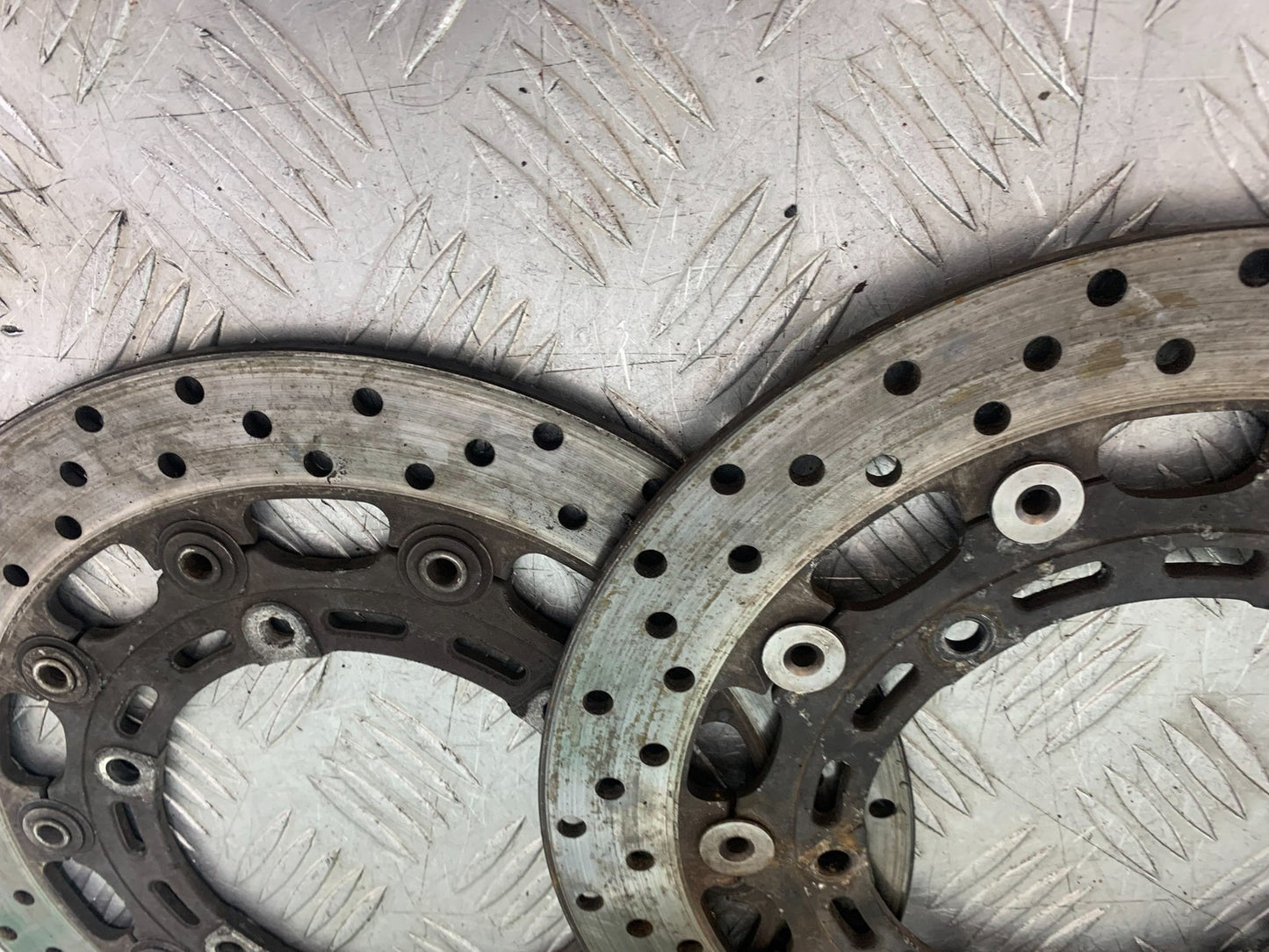 YAMAHA YZF1000 THUNDERACE FRONT BRAKE DISCS  YEAR 1997-2000 (CMB1204)