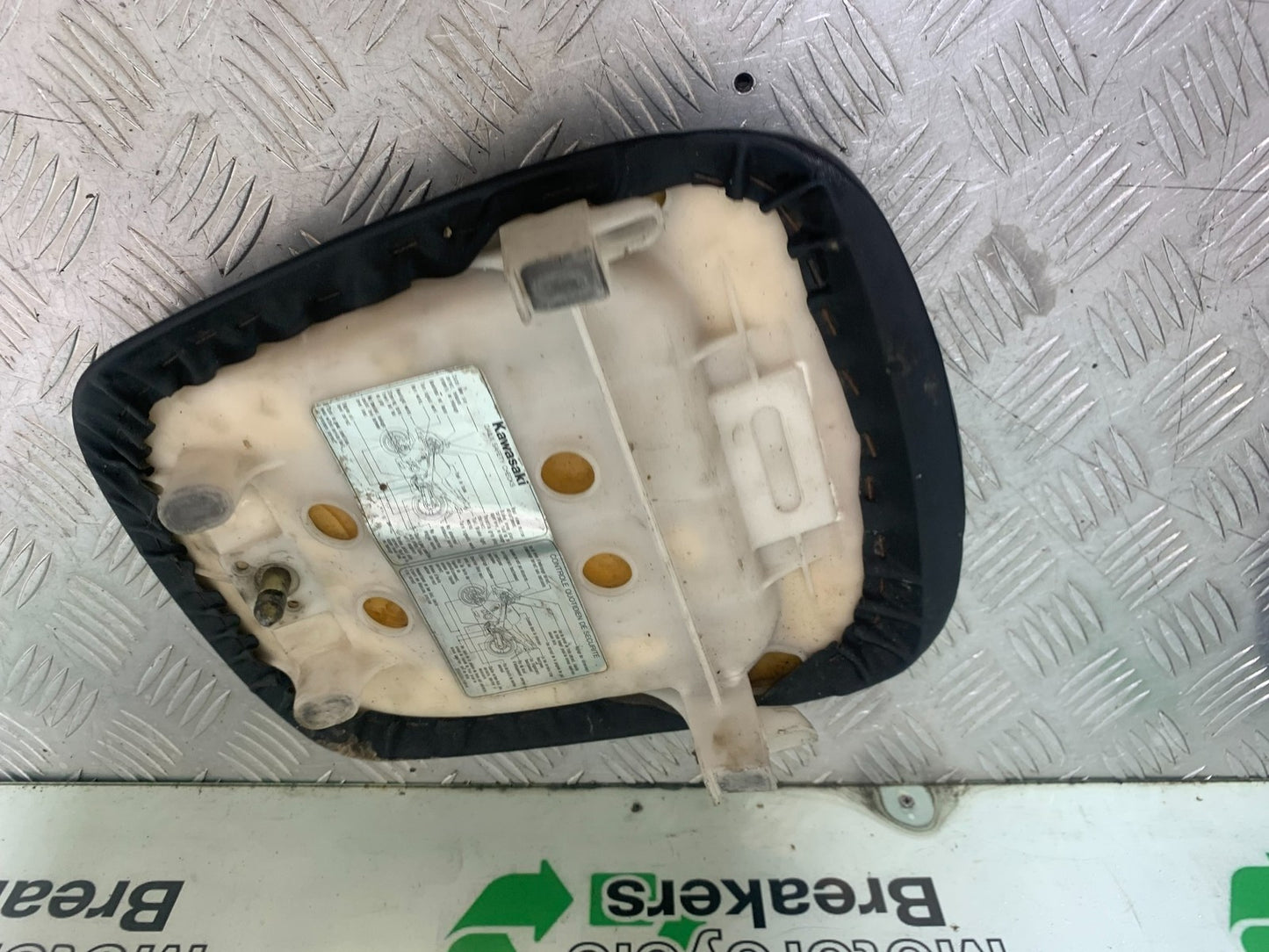KAWASAKI ZX9R ZX9 E1 REAR SEAT  YEAR 2000-01 (CMB1171)