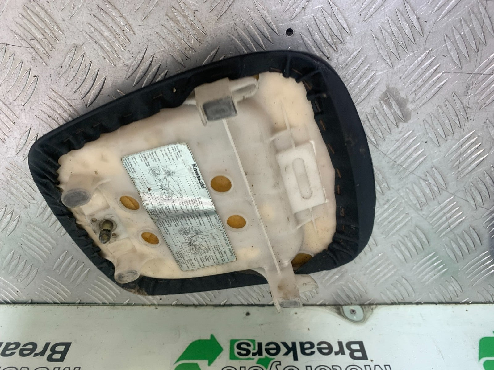 KAWASAKI ZX9R ZX9 E1 REAR SEAT  YEAR 2000-01 (CMB1171)