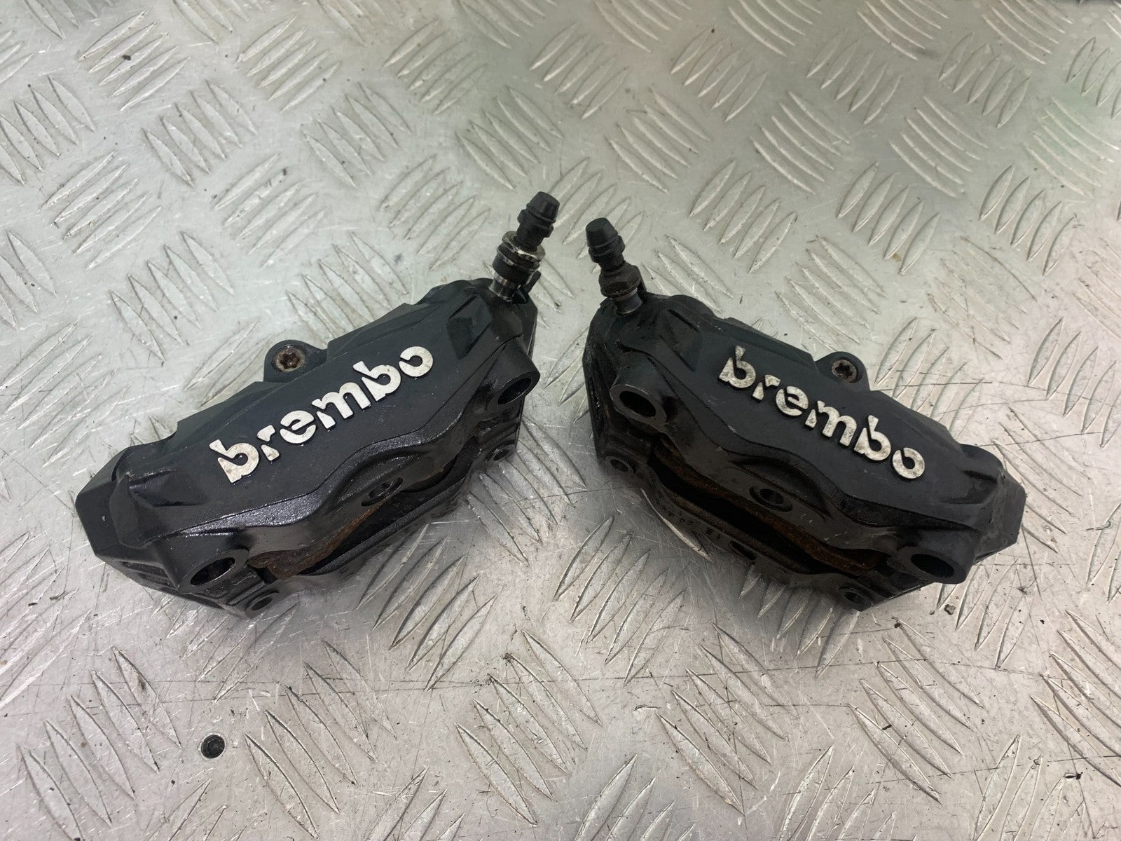 BMW R1200 R 1200 GS FRONT BRAKE CALIPERS   YEAR 2013-2016 (CMB1257)