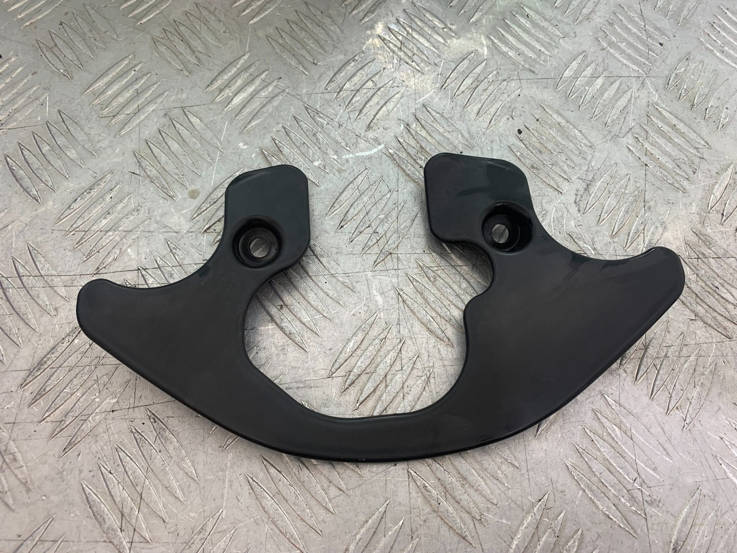 HONDA CBR1000 rr FIREBLADE BOTTOM YOKE INFILL PANEL  YEAR 2006 (CMB1220)