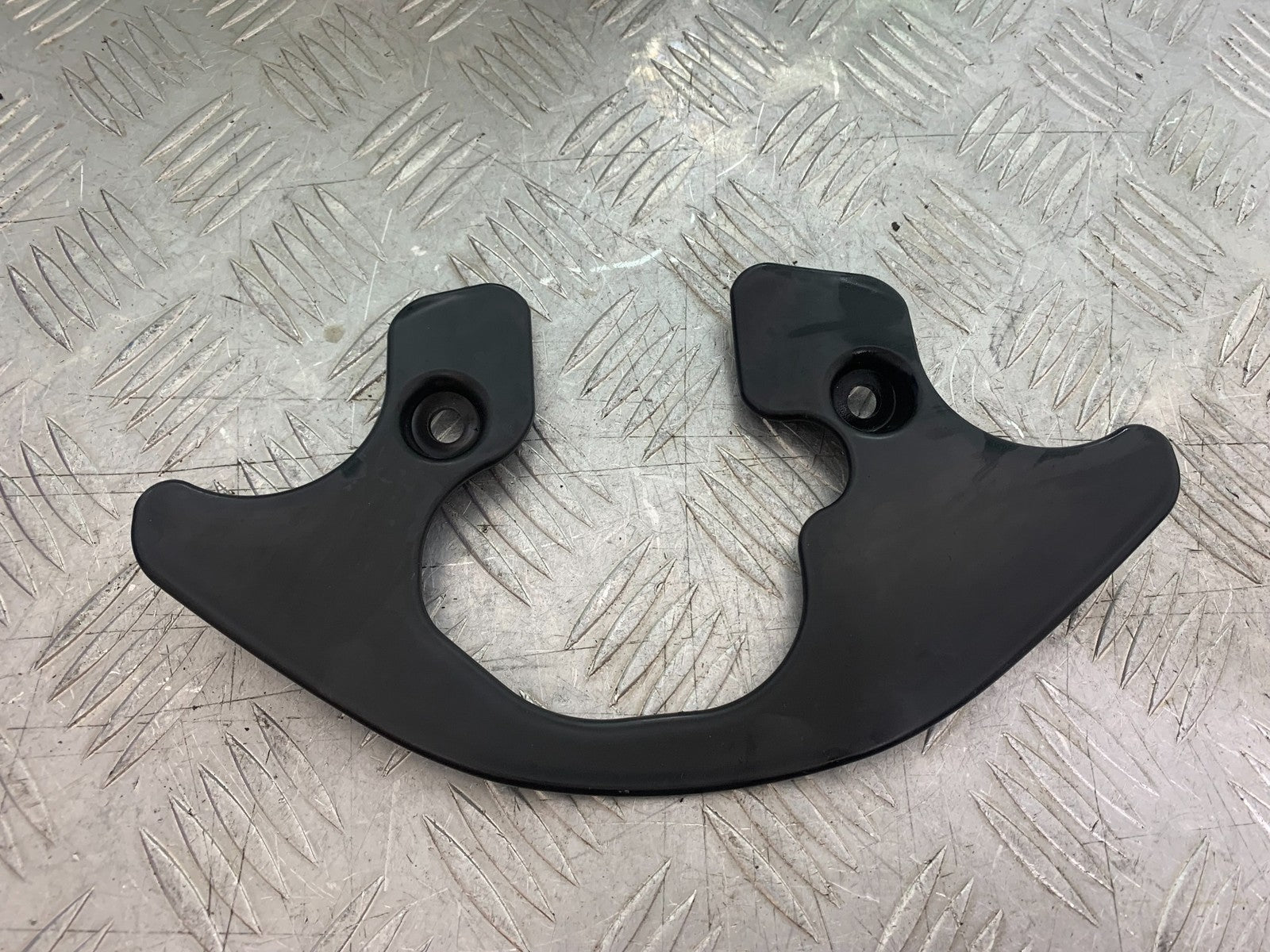 HONDA CBR1000 rr FIREBLADE BOTTOM YOKE INFILL PANEL  YEAR 2006 (CMB1220)
