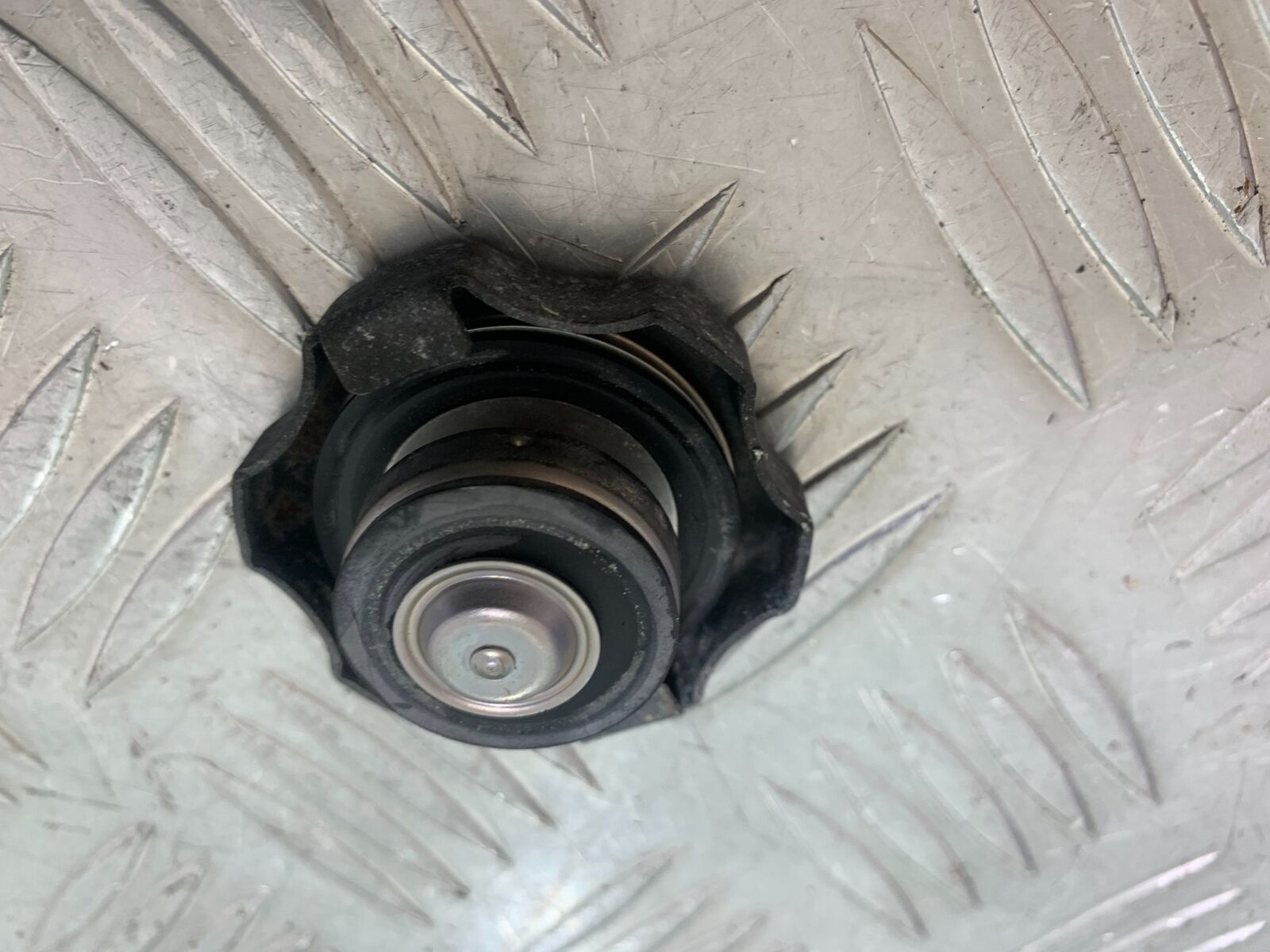 KAWASAKI ZX6R ZX6 J RADIATOR CAP YEAR 2000 (CMB1129)