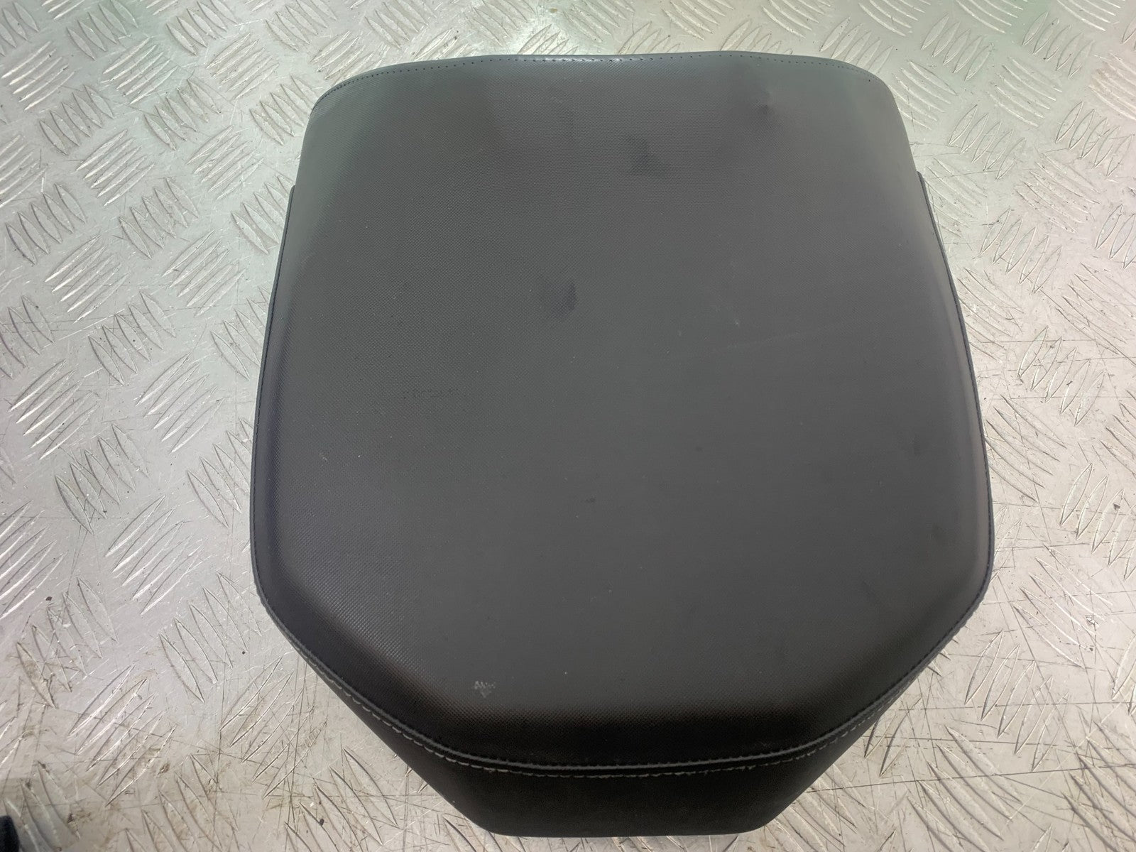 BMW R1200 R 1200 GS REAR SEAT  YEAR 2013-2016 (CMB1257)