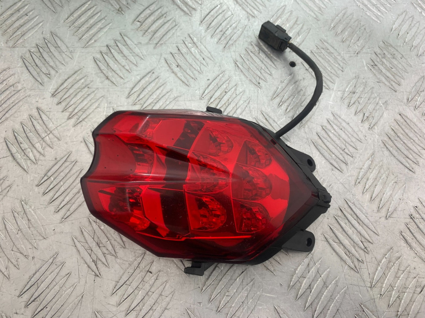 TRIUMPH 675 STREET TRIPLE RX REAR LIGHT   2015- 2017 (CMB1299)