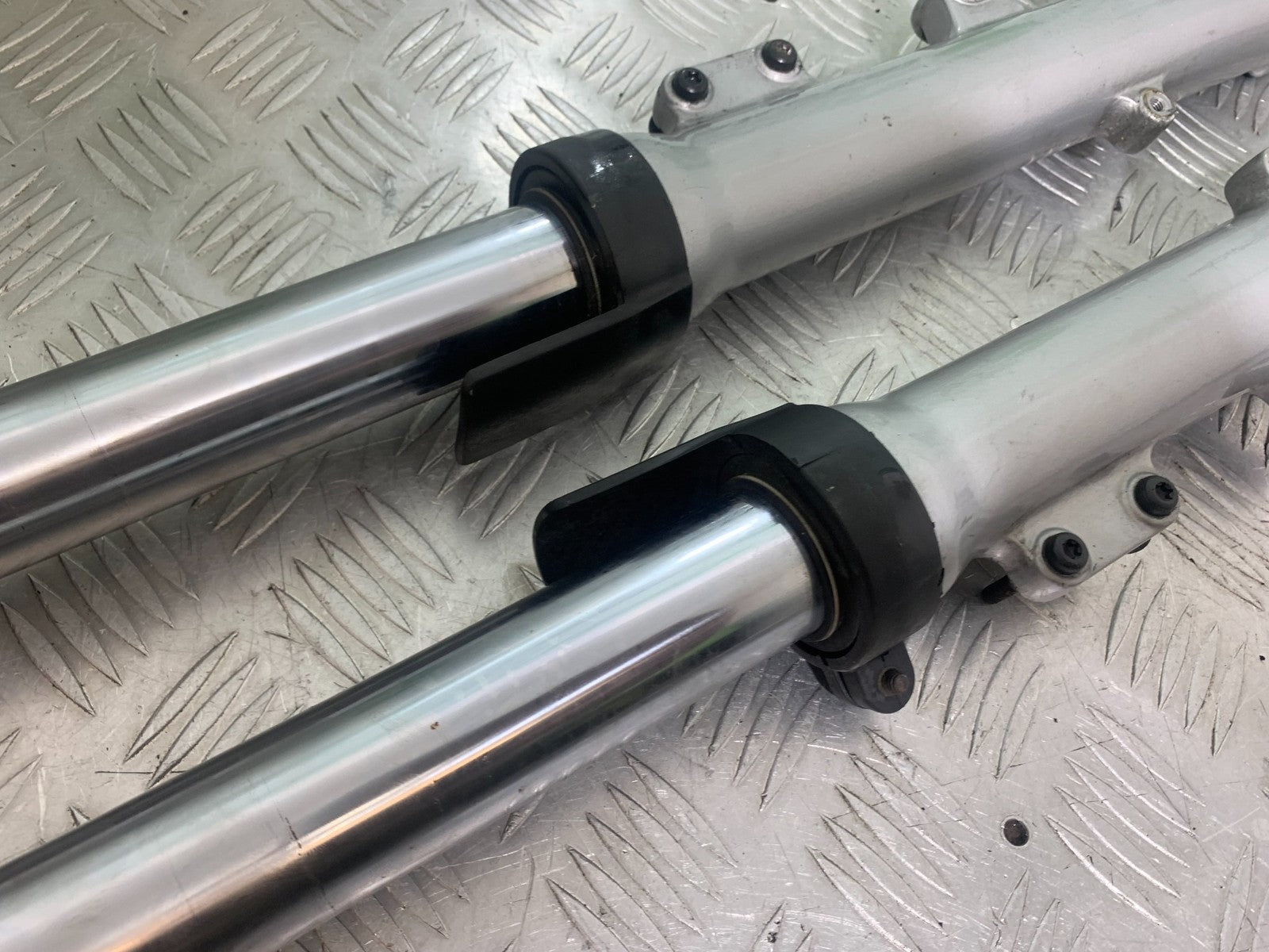 TRIUMPH 955i SPRINT ST FORKS  1999-2004 (CMB1176)