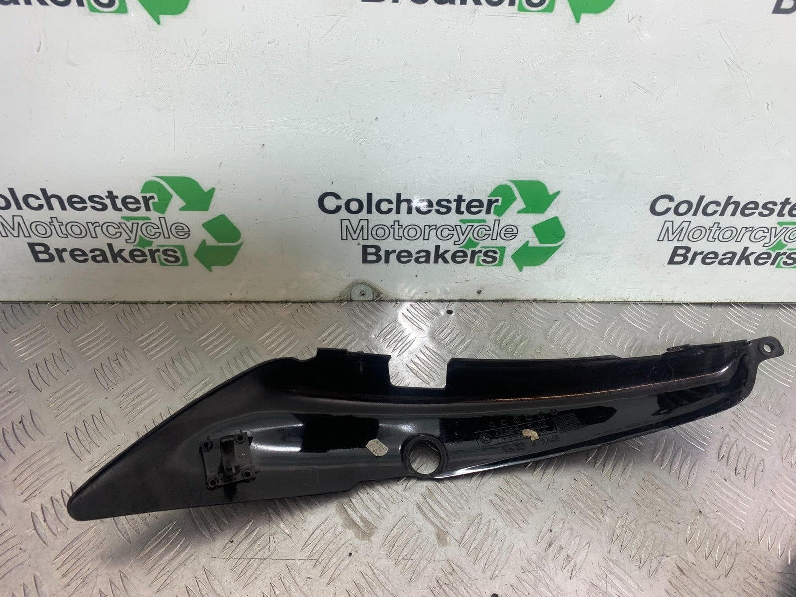 BMW R850 R R850R LEFT SEAT PANEL  YEAR 1994-2002 (CMB1170)