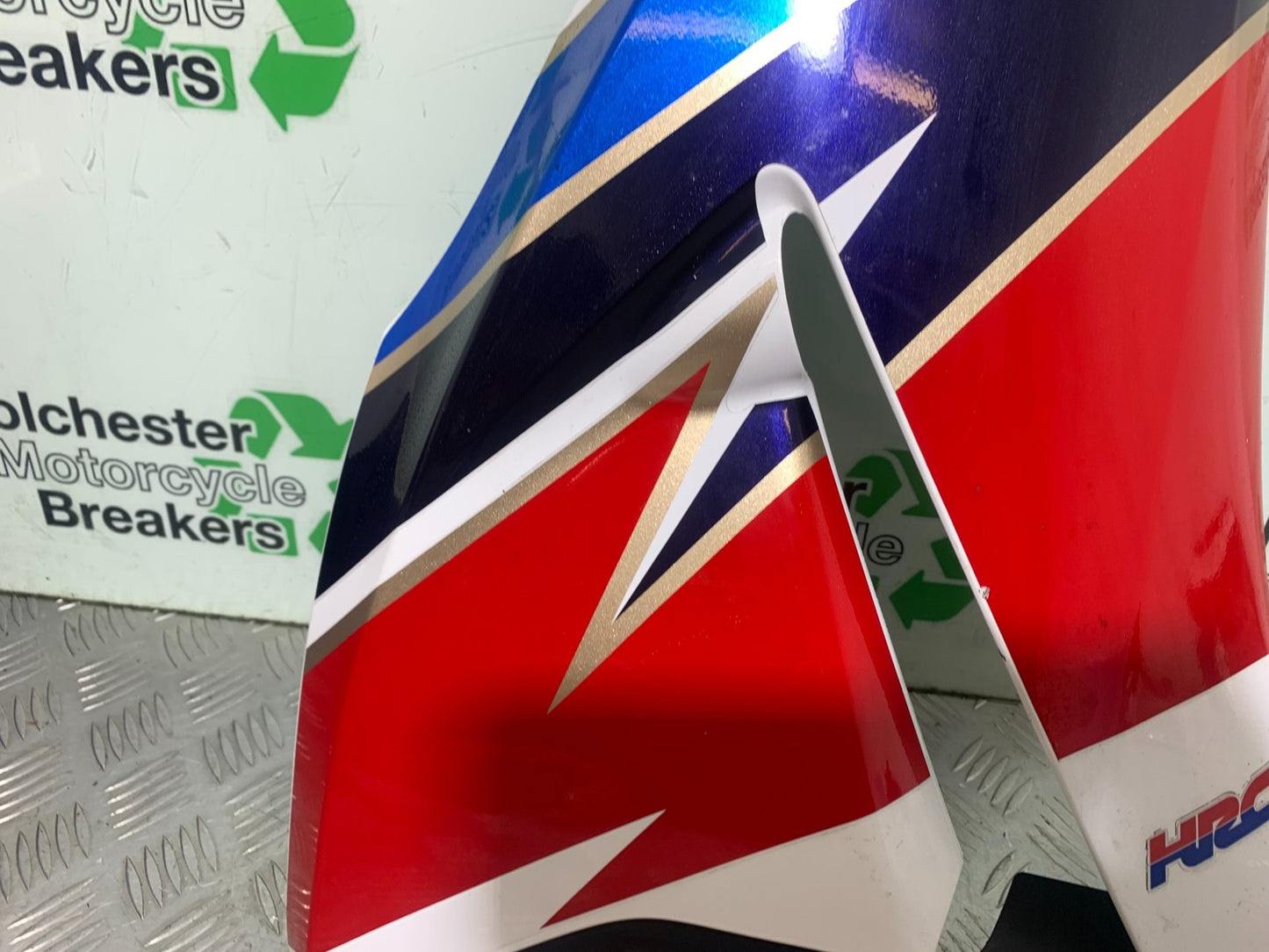 HONDA CBR1000 rr FIREBLADE RIGHT FAIRING PANEL   YEAR 2012-2016 (CMB1198)