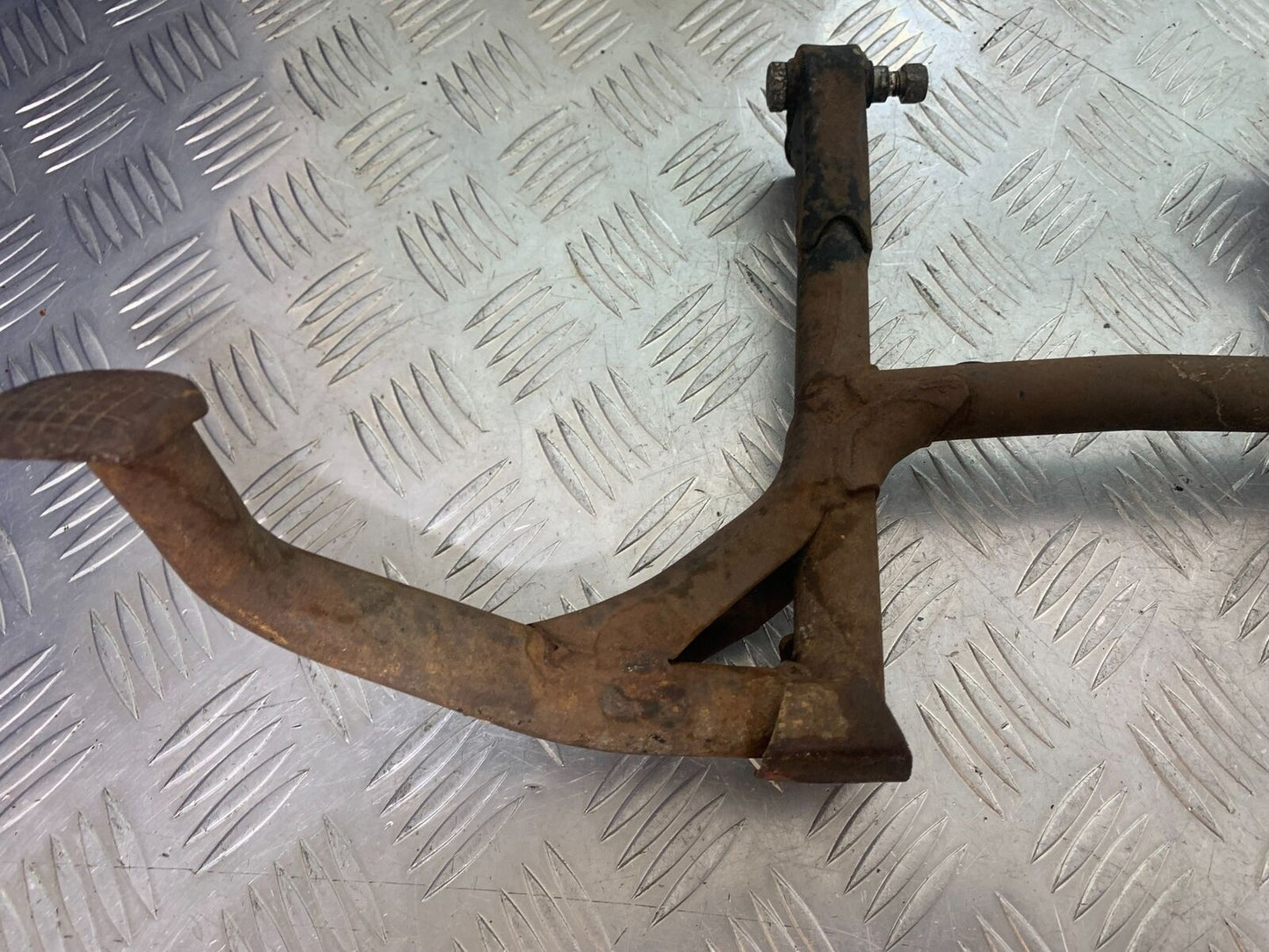 YAMAHA XS1100 MIDNIGHT SPECIAL CENTER STAND  YEAR 1980-1982 (CMB1122)
