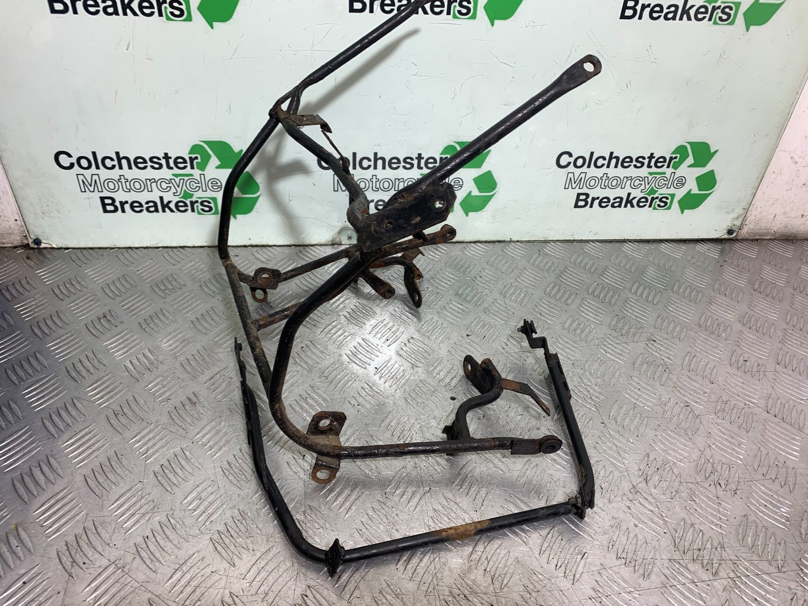 TRIUMPH TROPHY 900 FAIRING BRACKET  YEAR 1991-95 (CMB1251)