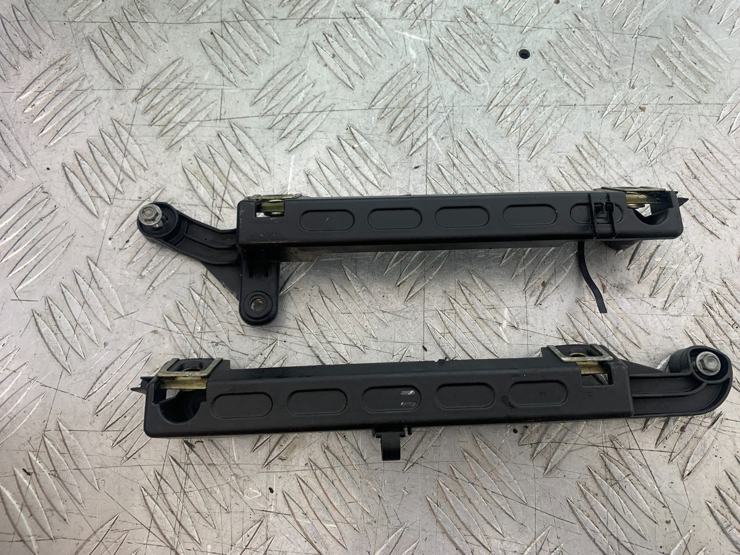 APRILIA RSV1000 R FACTORY MILLE LEFT & RIGHT FRAME BRACKETS  2004-09 (CMB1203)