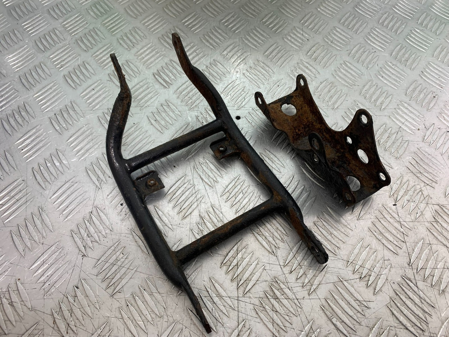 QINGQI QM125 GY-2B ENGINE BRACKETS   YEAR 2016 (CMB1228)